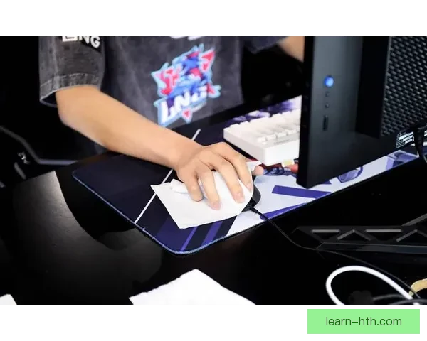 F1新赛季揭幕战风云再起豪门车队暗流涌动引爆围场焦点冠军之争升级