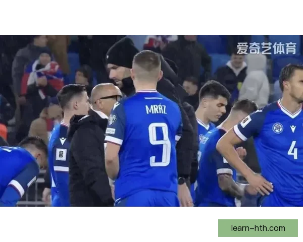 世界杯赛场惊现逆转奇迹，本土球队力克强敌震惊全球