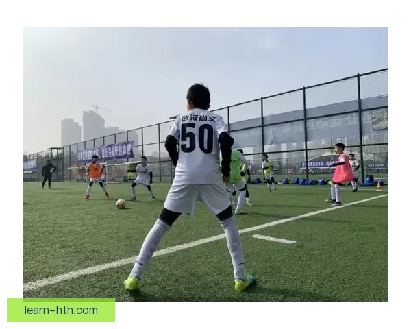 南特俱乐部历史与文化探秘：从起步到辉煌的足球之路