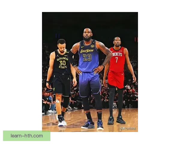 詹姆斯与杜兰特合力带领球队征战季后赛 新赛季NBA豪华阵容备受期待