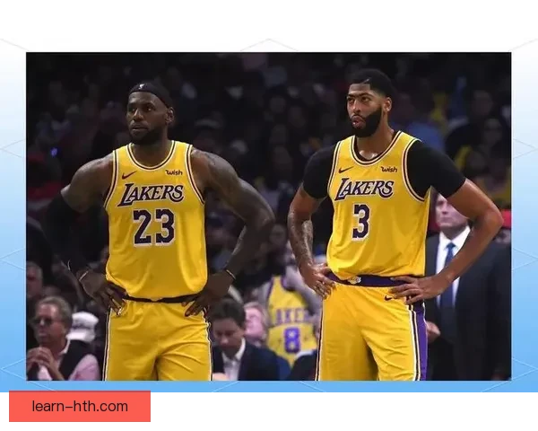 湖人新赛季目标明确 詹姆斯与戴维斯联手打造强势阵容力争总冠军